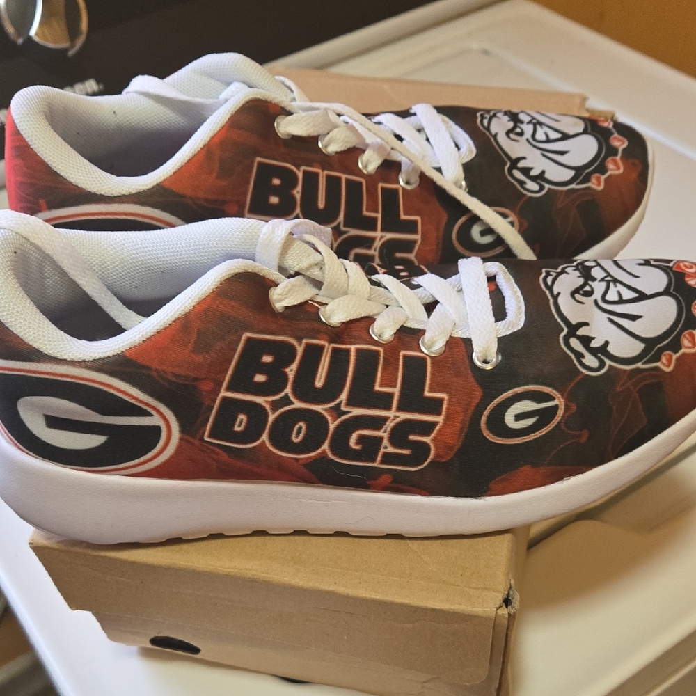 Women's Bulldogs Themed Sneakers - Red and White